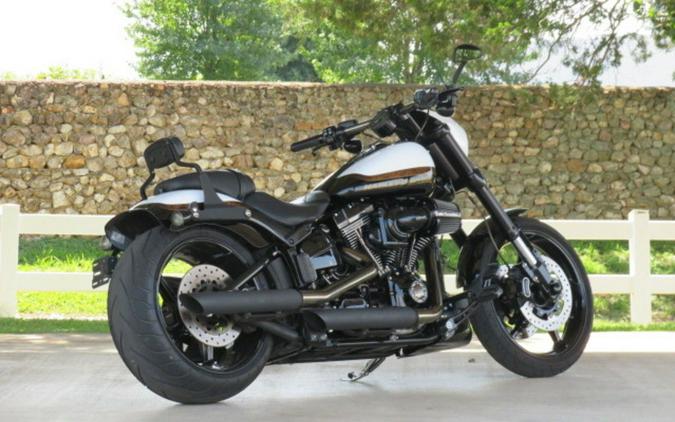 2016 Harley-Davidson® FXSE - CVO™ Pro Street Breakout®