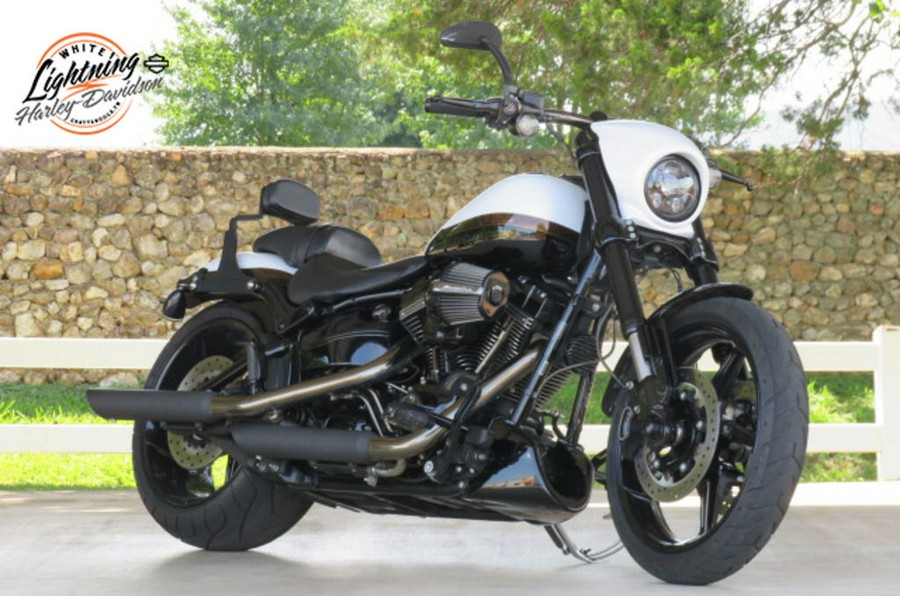 2016 Harley-Davidson® FXSE - CVO™ Pro Street Breakout®