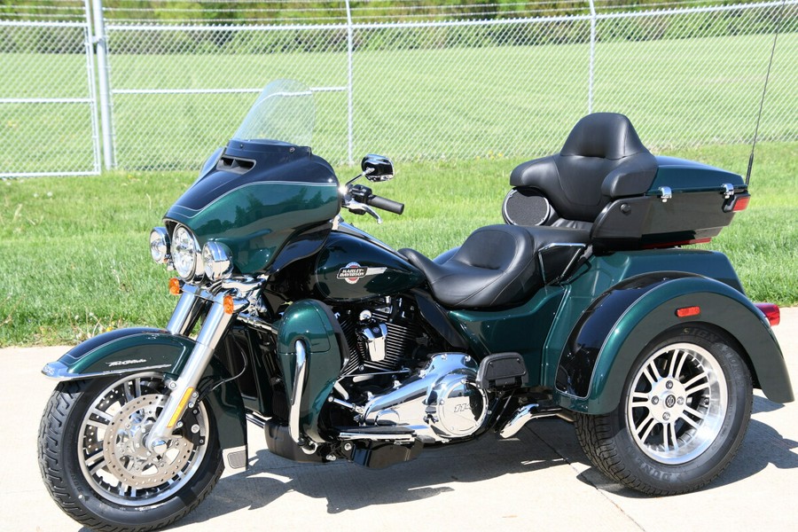 FLHTCUTG 2024 Tri Glide Ultra