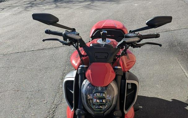 2025 Ducati Diavel V4 Ducati Red