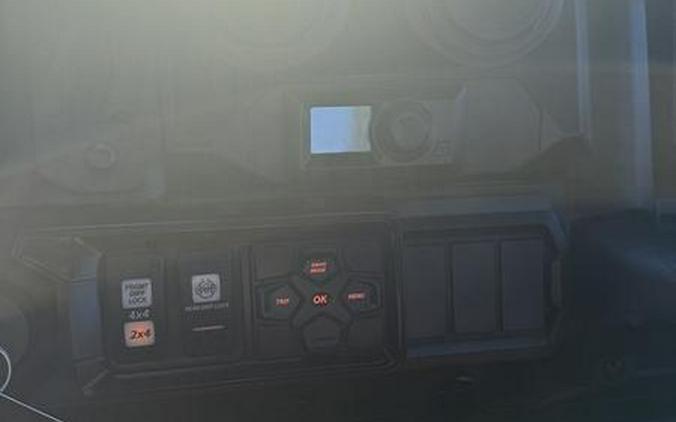 2024 Can-Am® Defender MAX Lone Star Cab HD10