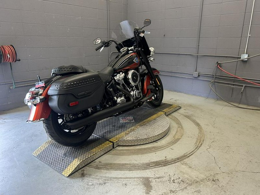 2025 Harley-Davidson® FLHC - Heritage Classic