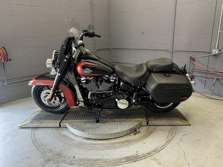 2025 Harley-Davidson® FLHC - Heritage Classic