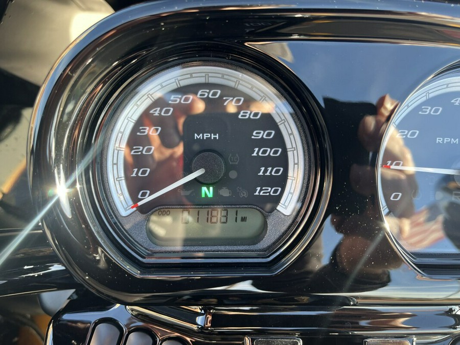 2023 Harley-Davidson® Road Glide® Limited FLTRK PROSPCT GLD/BLK