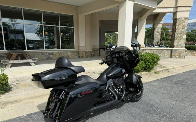 FLHXS 2023 Street Glide® Special