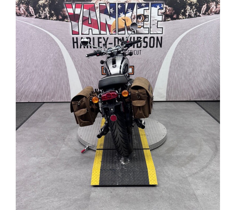 2025 Triumph Bonneville Bobber