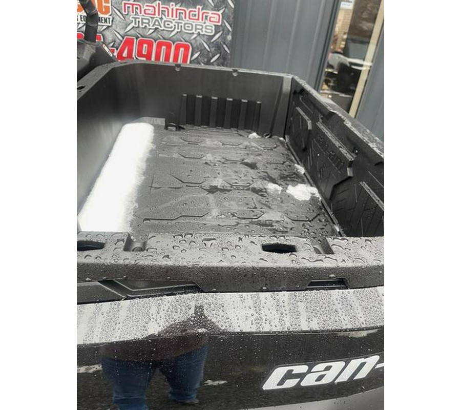 2026 Can-Am® Commander XT 700