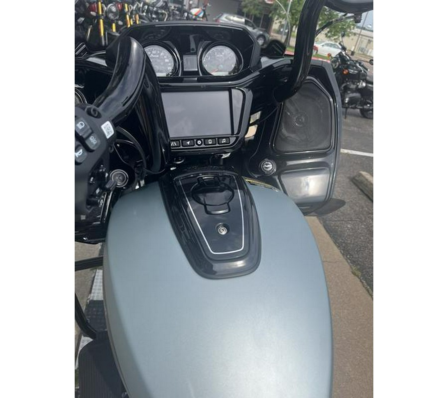 2025 Indian Motorcycle® Challenger® Dark Horse® 112 w/PowerBand Audio Frost Silver Smoke