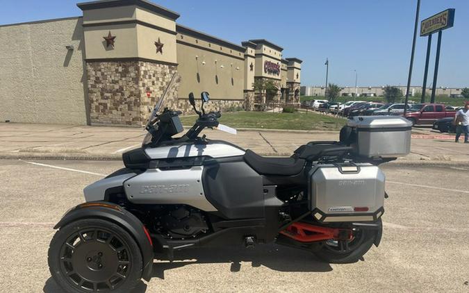 2025 Can-Am Canyon? XT