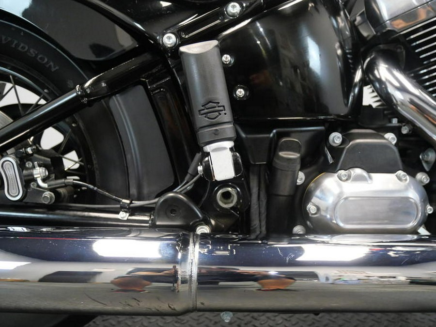 2025 Harley-Davidson® FXBB - Street Bob®