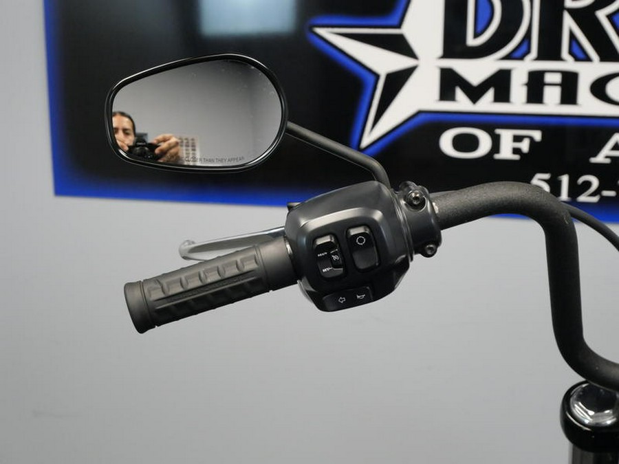 2025 Harley-Davidson® FXBB - Street Bob®