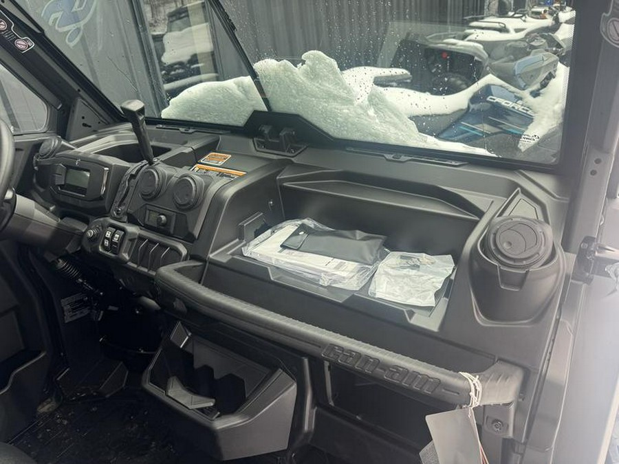 2026 Can-Am® Defender MAX DPS CAB HD10