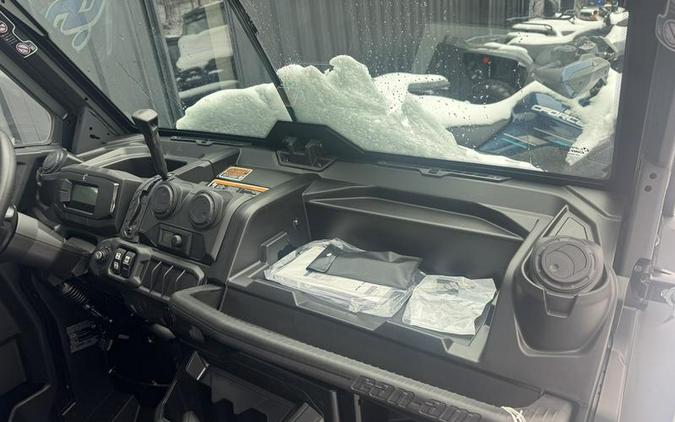 2026 Can-Am® Defender MAX DPS CAB HD10
