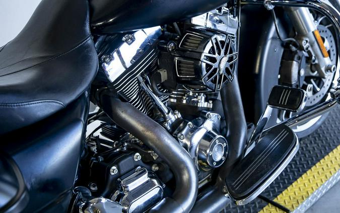 2015 Harley-Davidson® FLTRX - Road Glide®