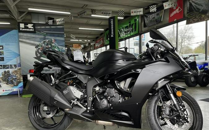 2024 Kawasaki Ninja® ZX™-6R Metallic Flat Spark Black/Ebony