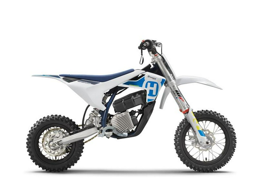 2023 Husqvarna® EE5