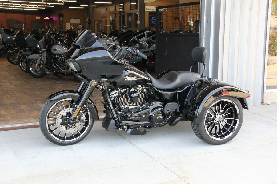 2024 Harley-Davidson Road Glide 3 Vivid Black - Black Finish