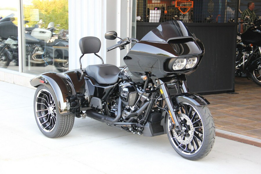 2024 Harley-Davidson Road Glide 3 Vivid Black - Black Finish