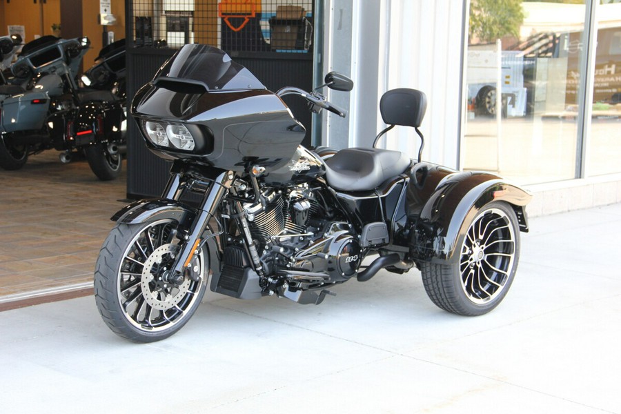 2024 Harley-Davidson Road Glide 3 Vivid Black - Black Finish