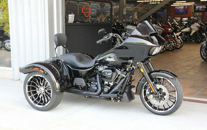 2024 Harley-Davidson Road Glide 3 Vivid Black - Black Finish