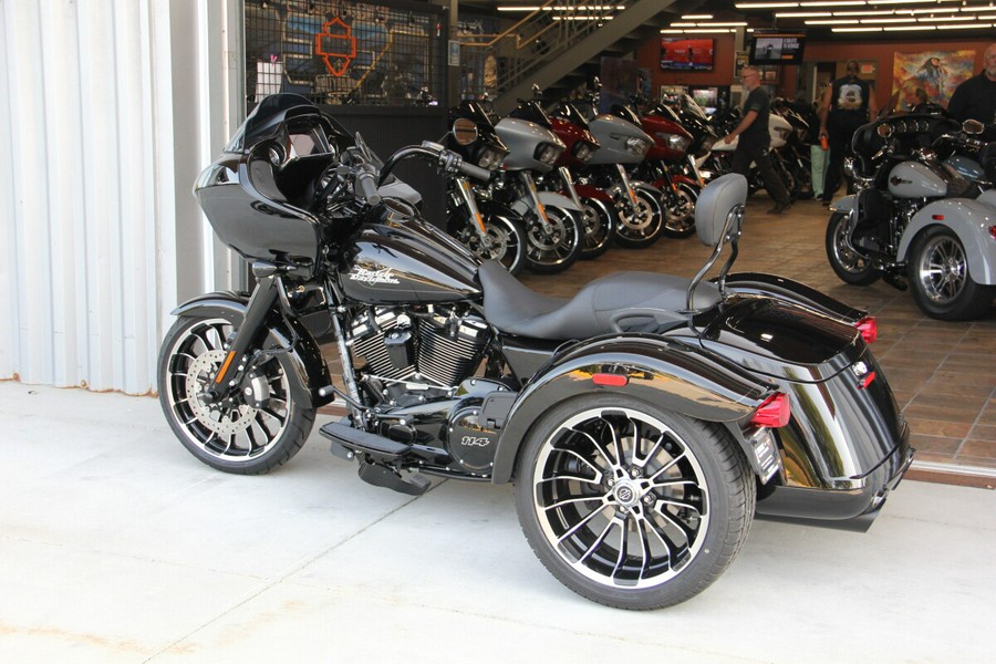 2024 Harley-Davidson Road Glide 3 Vivid Black - Black Finish