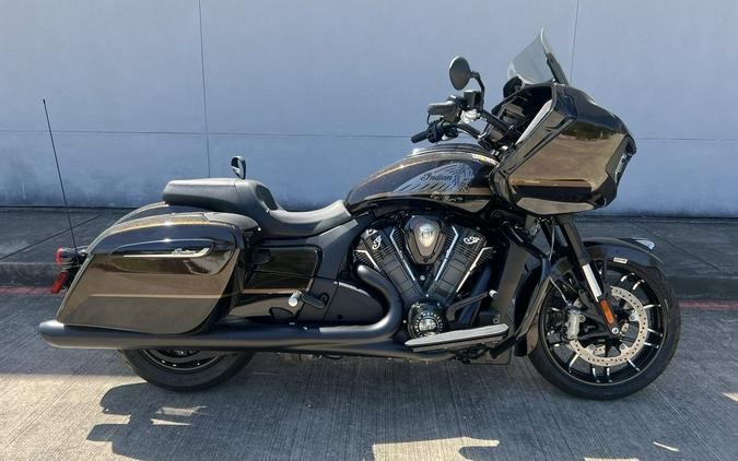 2024 Indian Motorcycle® Challenger® Dark Horse® Icon Smoky Quartz Metallic Pearl/Black Metallic