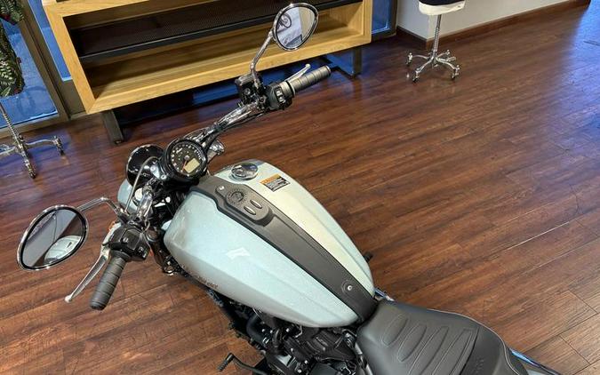 2025 Indian Motorcycle® Scout® Sixty Classic Limited Frost Silver