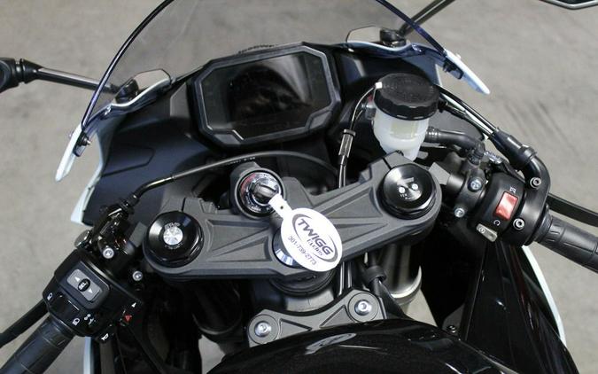 2026 Kawasaki Ninja® ZX™-6R Base