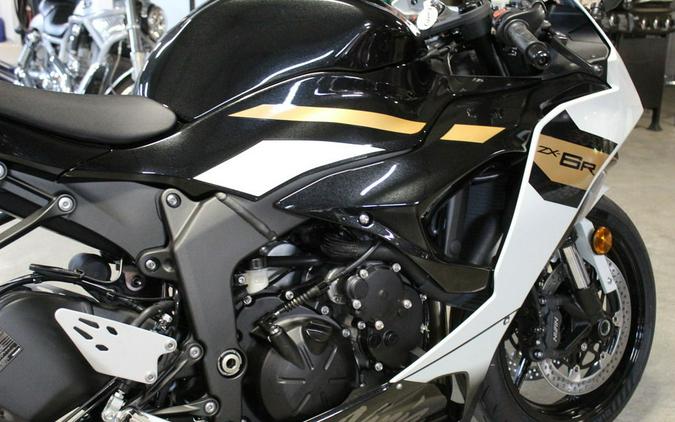 2026 Kawasaki Ninja® ZX™-6R Base