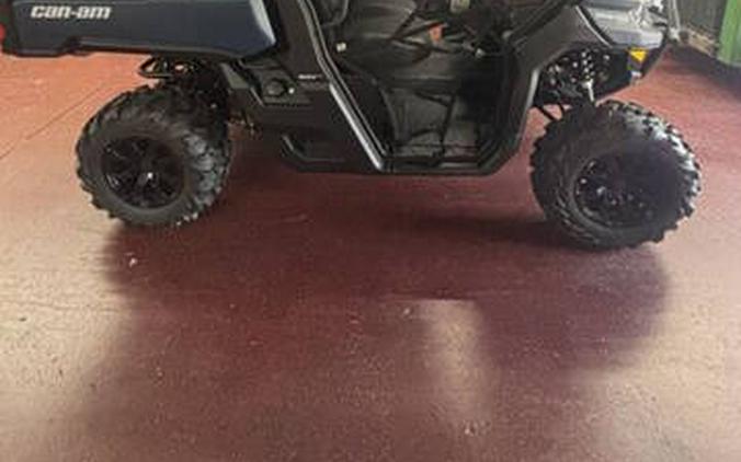 2025 Can-Am Defender