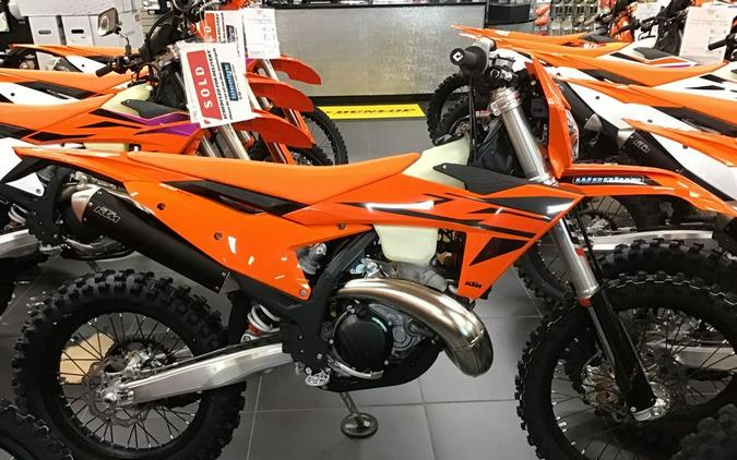 FIRST LOOK! KTM INTRODUCES 2024 KTM 300XC-W HARD-ENDURO MODEL