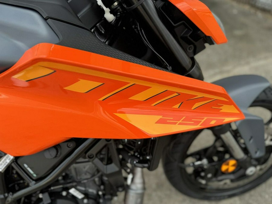2024 KTM 250 Duke