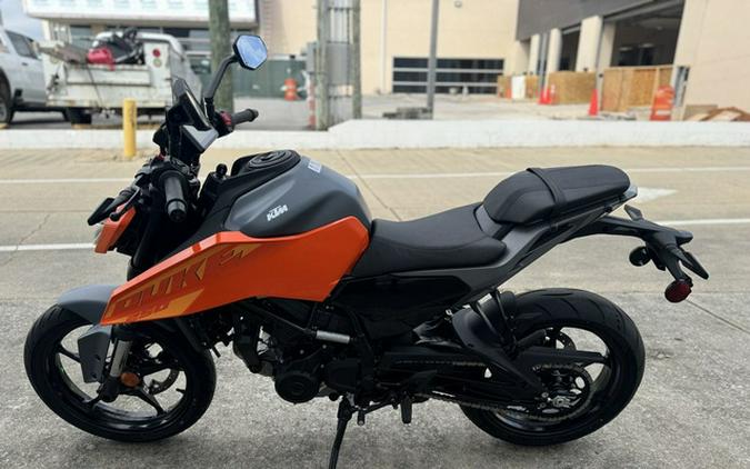2024 KTM 250 Duke