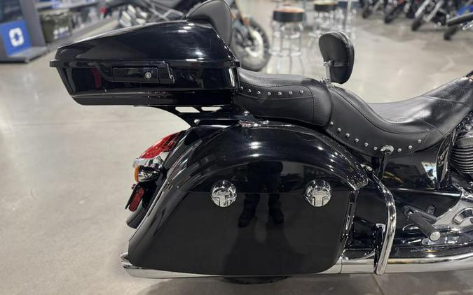 2019 Indian Motorcycle® Chieftain® Classic Thunder Black