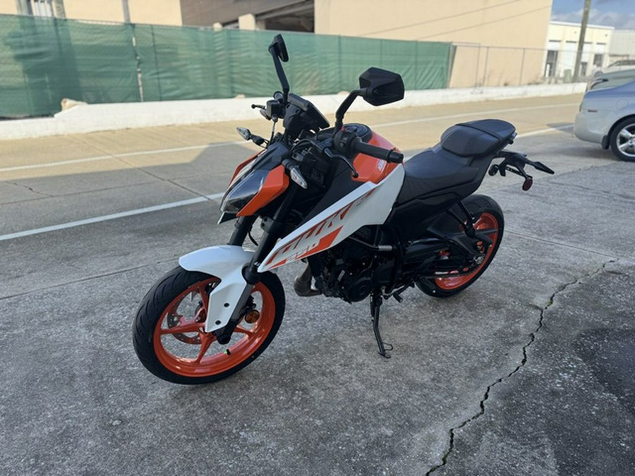2024 KTM 250 Duke
