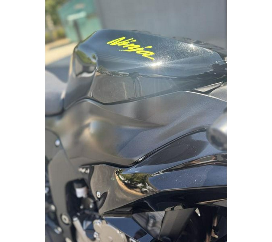 2022 Kawasaki Ninja® ZX™-6R Metallic Matte Twilight Blue/Metallic Diablo Black