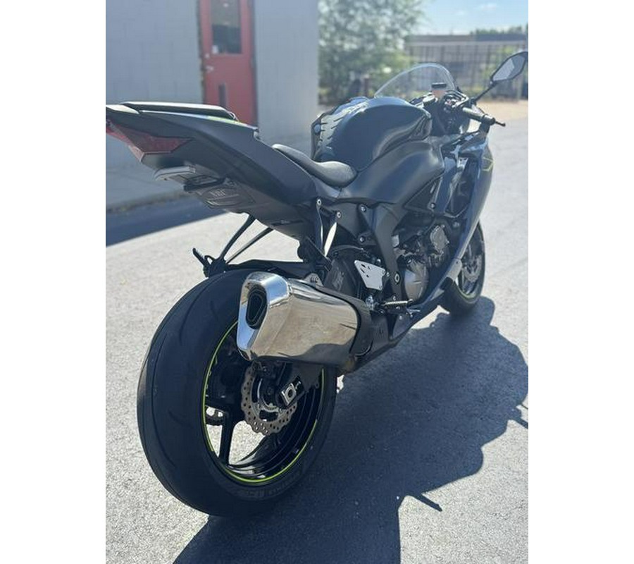 2022 Kawasaki Ninja® ZX™-6R Metallic Matte Twilight Blue/Metallic Diablo Black