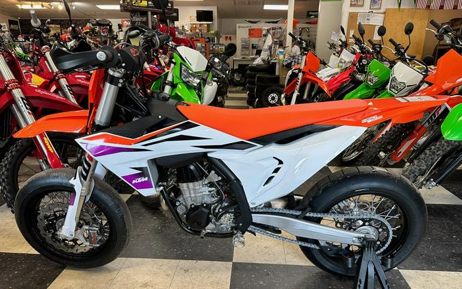 2023 KTM 450 SMR First Look [8 Fast Facts, 30 Photos, Specs]