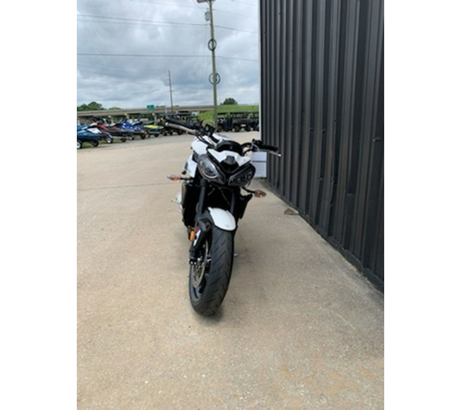 2024 Triumph Street Triple 765 R Crystal White REET TRIPLE R