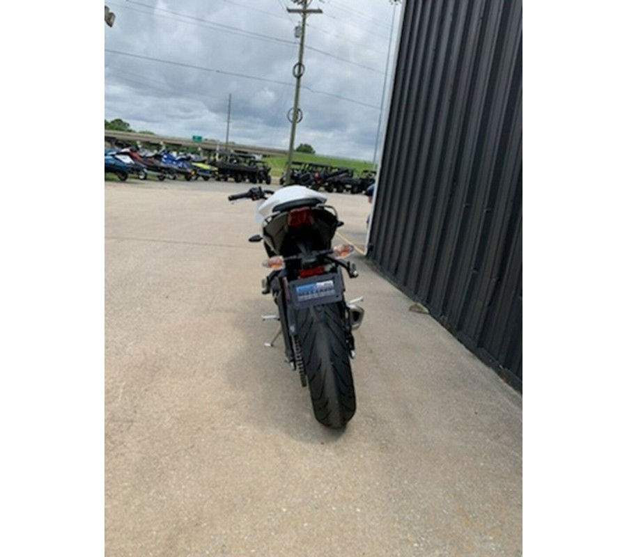 2024 Triumph Street Triple 765 R Crystal White REET TRIPLE R