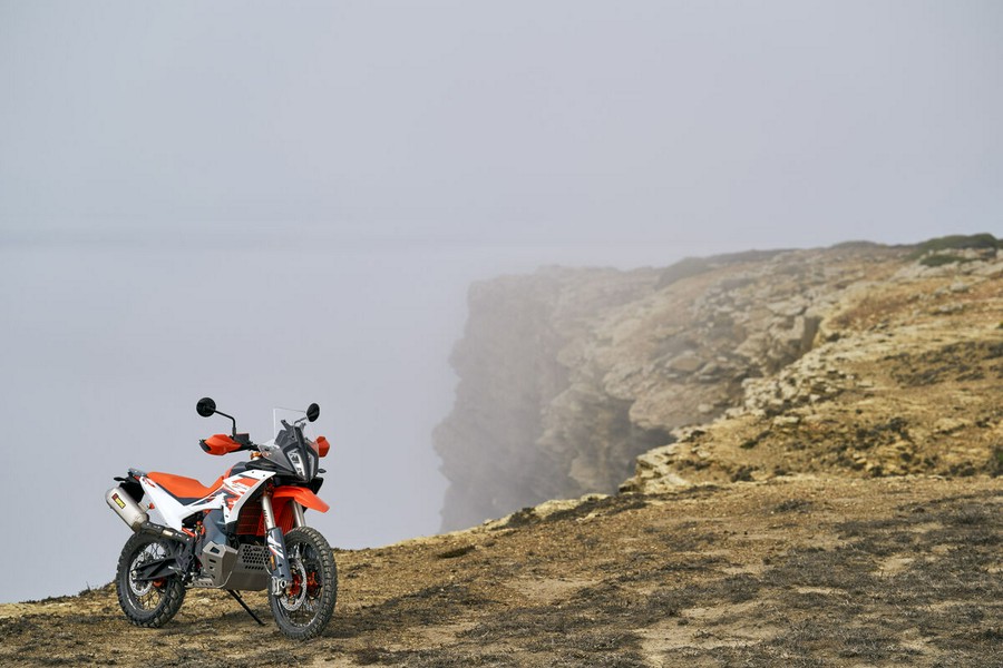 2025 KTM Adventure 890 R