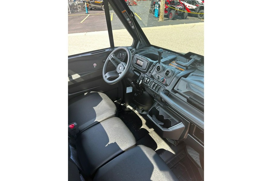 2024 Can-Am Defender HD9 DPS CAB