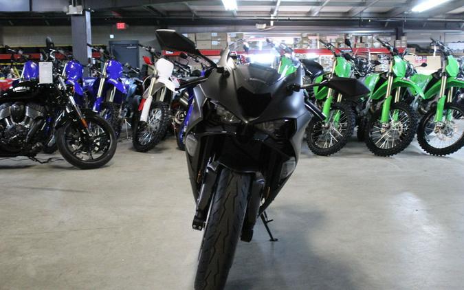 2026 Kawasaki Ninja® ZX™-6R Base