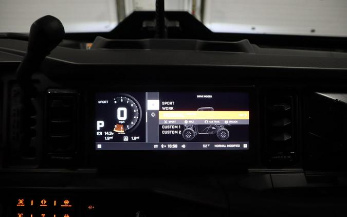 2026 Can-Am® Defender Limited HD11