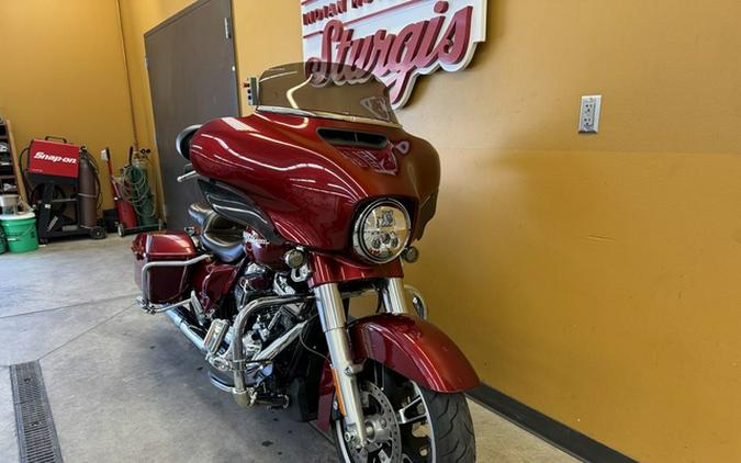 2017 Harley-Davidson FLHXS - Street Glide Special