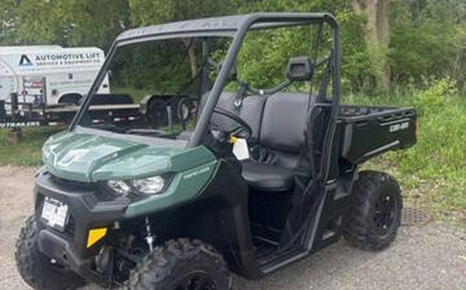 2025 Can-Am Defender