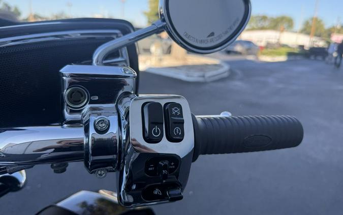 2021 Indian Motorcycle® Roadmaster® Limited Crimson Metallic