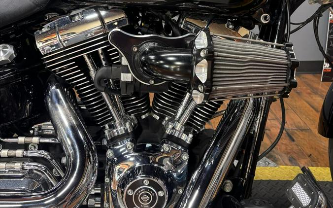 2017 Harley-Davidson® Breakout® BLACK
