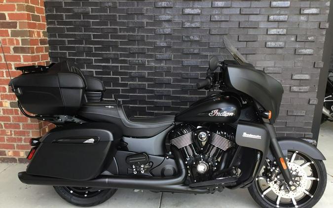 2023 Indian Motorcycle® Roadmaster® Dark Horse® Black Smoke