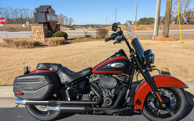 2024 Harley-Davidson Heritage Classic Red Rock / Vivid Black